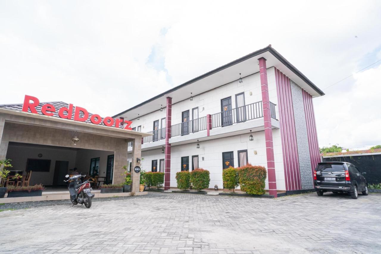 Reddoorz @ Wisma Pangrango بالانجكارايا المظهر الخارجي الصورة